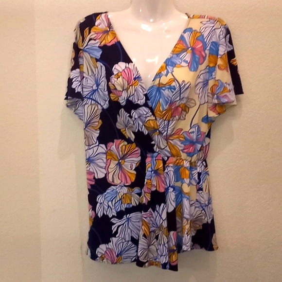 Coco Bianco Floral Print  Blouse - Picture 2 of 13